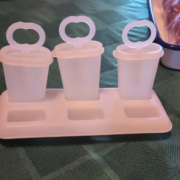Heart-Shaped Handle Tupperware Popsicle Molds - Picture 4 of 7